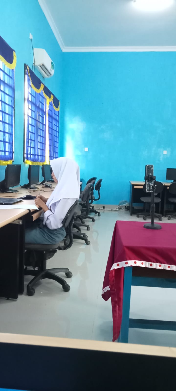 Asti Ananda Siswi SMA Negeri 2 Kundur Mengikuti OSN Provinsi Bidang Astronomi 2024